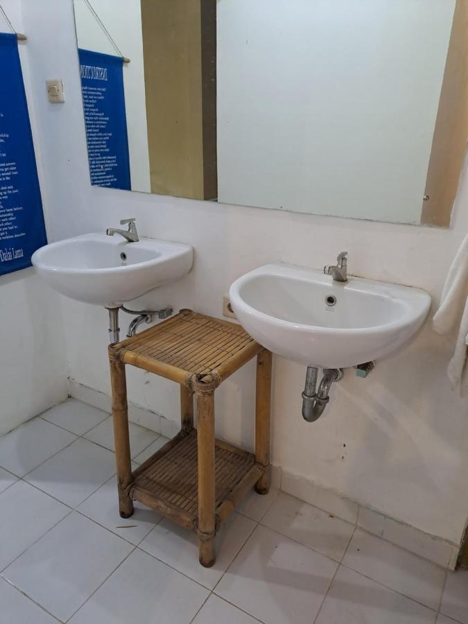 Shalana Homestay- formerly Teka Teki House Seminyak  Bagian luar foto