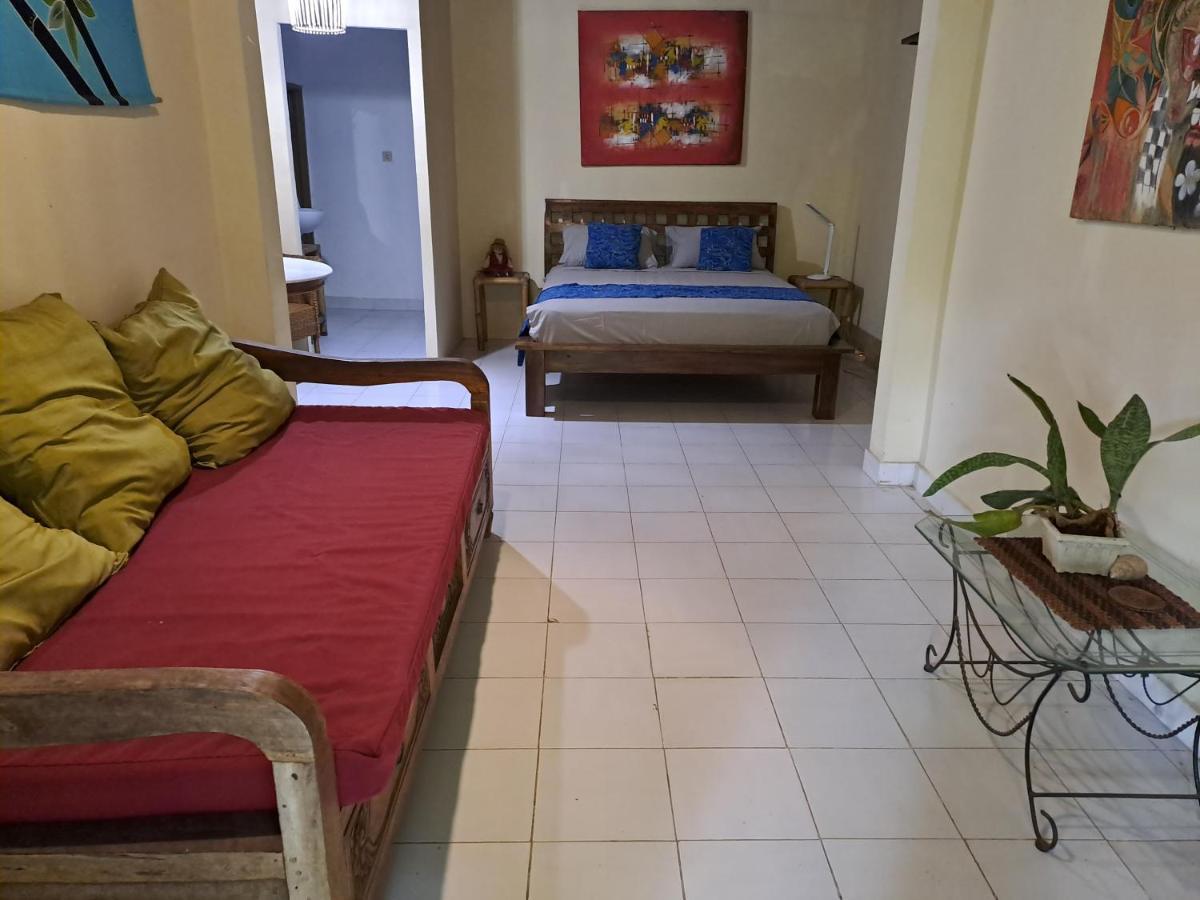 Shalana Homestay- formerly Teka Teki House Seminyak  Bagian luar foto