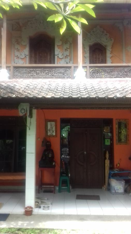 Shalana Homestay- formerly Teka Teki House Seminyak  Bagian luar foto