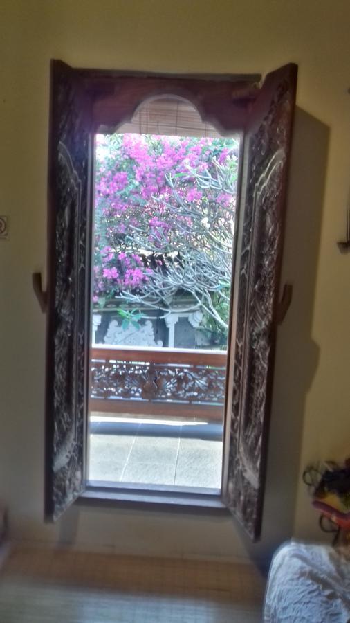 Shalana Homestay- formerly Teka Teki House Seminyak  Bagian luar foto