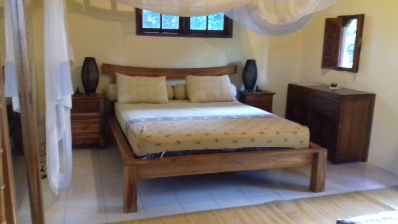 Shalana Homestay- formerly Teka Teki House Seminyak  Bagian luar foto